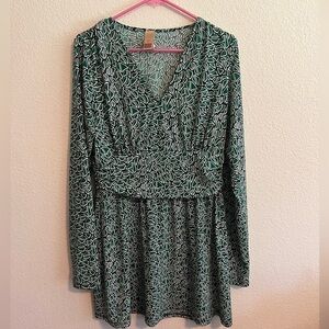 🥞 Long Elegant Legs Green Tunic Size Medium
